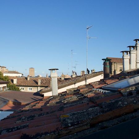 Corte Cavour. Una Mansarda Nel Cuore Della Citta رافيننا المظهر الخارجي الصورة