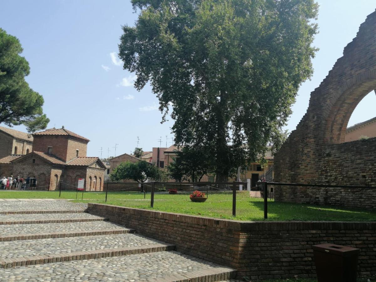 Corte Cavour. Una Mansarda Nel Cuore Della Citta رافيننا المظهر الخارجي الصورة